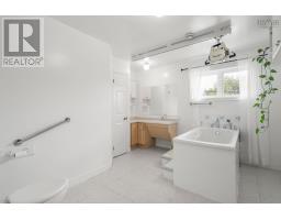 Bedroom - 122 Victoria Street, Windsor, NS B0N2T0 Photo 17