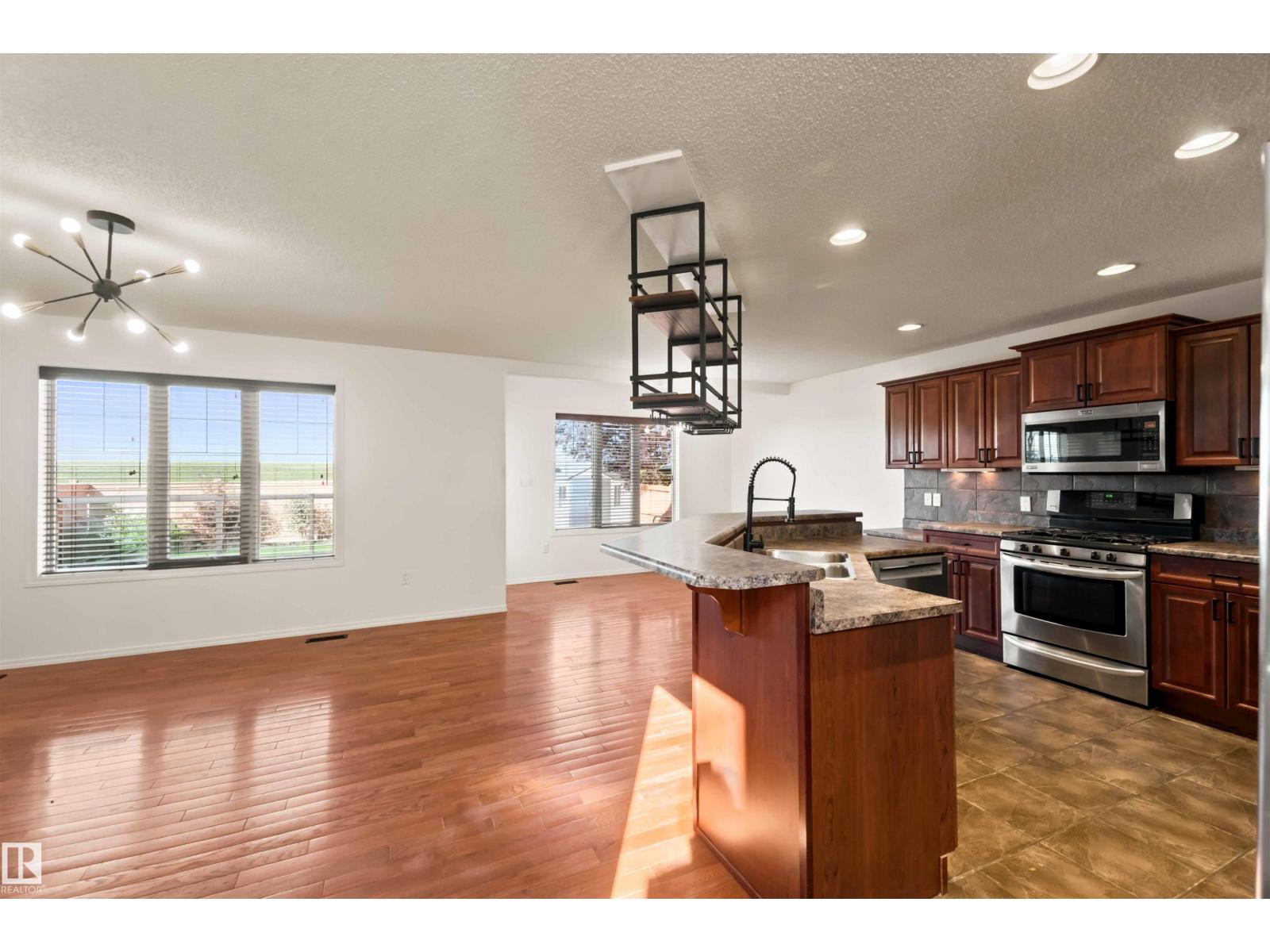 34 NORRIS CR - Image 23