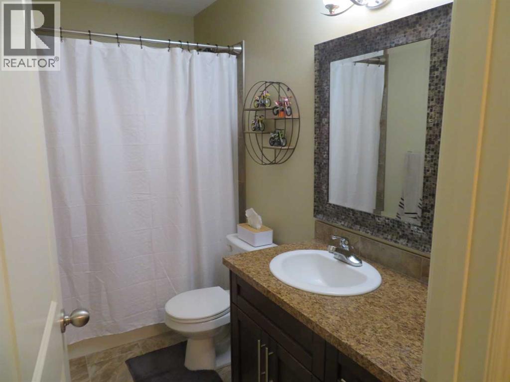 Listing photo – 3, 5311 57 Avenue, Ponoka
