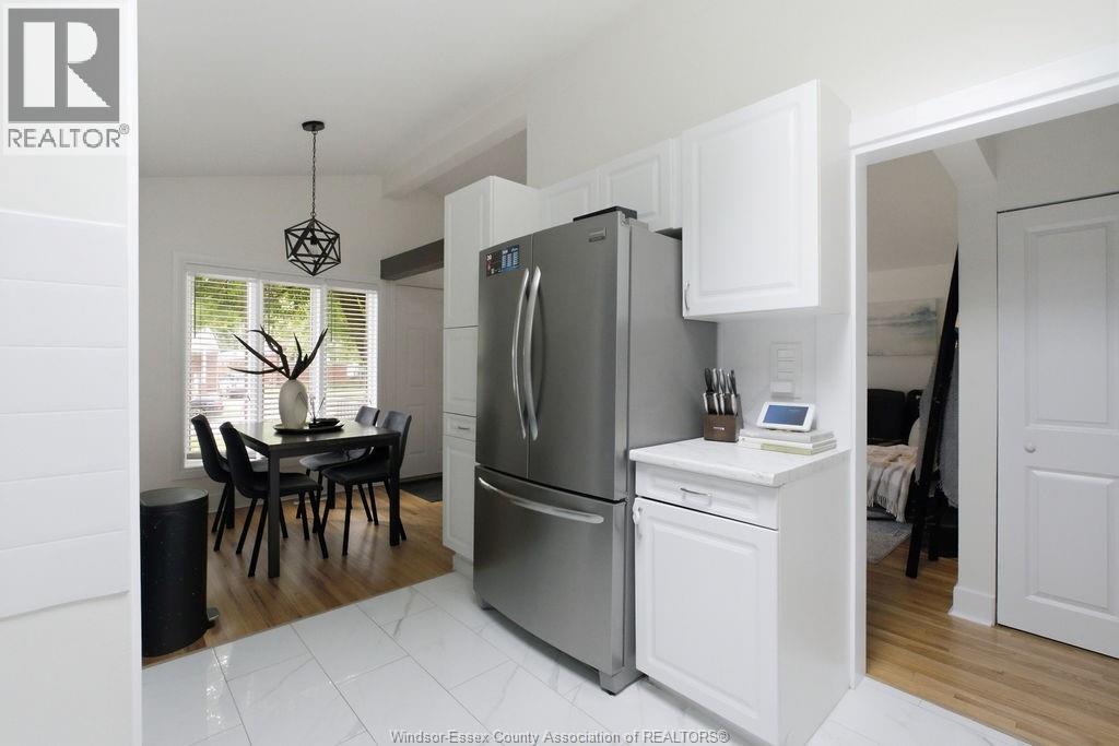 1208 BELLEPERCHE - Image 11