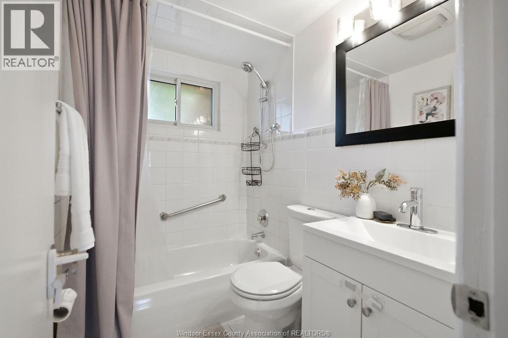 1208 BELLEPERCHE - 24