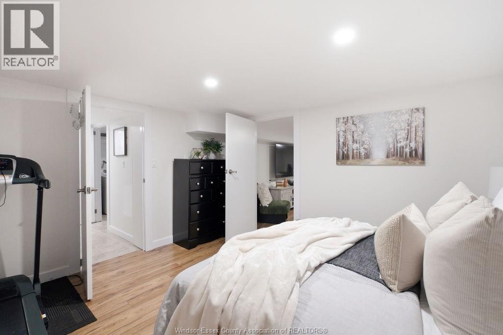 1208 BELLEPERCHE - Image 30