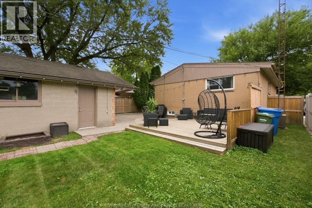 1208 BELLEPERCHE - Image 38