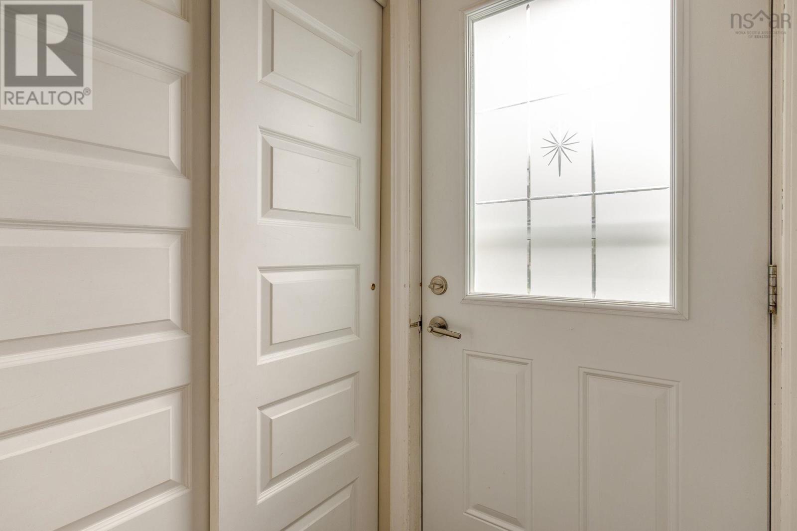 10 Lakehead Court, Lower Sackville, Nova Scotia, B4C3V4, Lower Sackville, Nova Scotia — photo 2 of 5