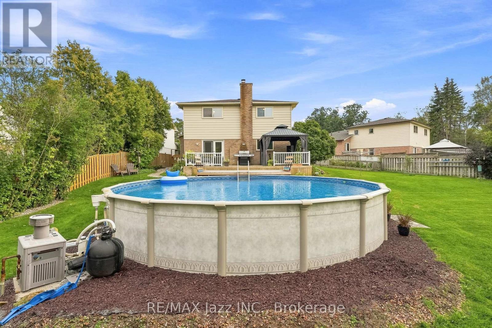 76 CHESTER CRESCENT - 41