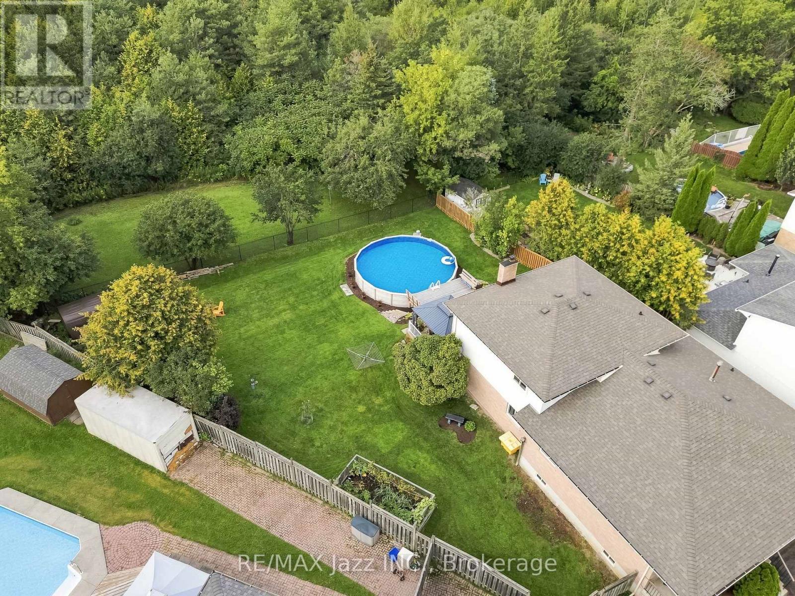 76 CHESTER CRESCENT - 47