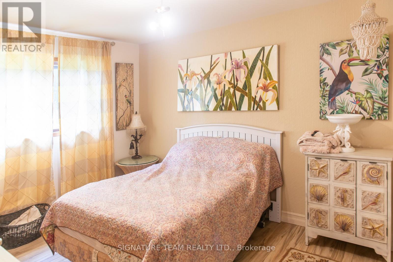 50 MISTY WAY - Image 17