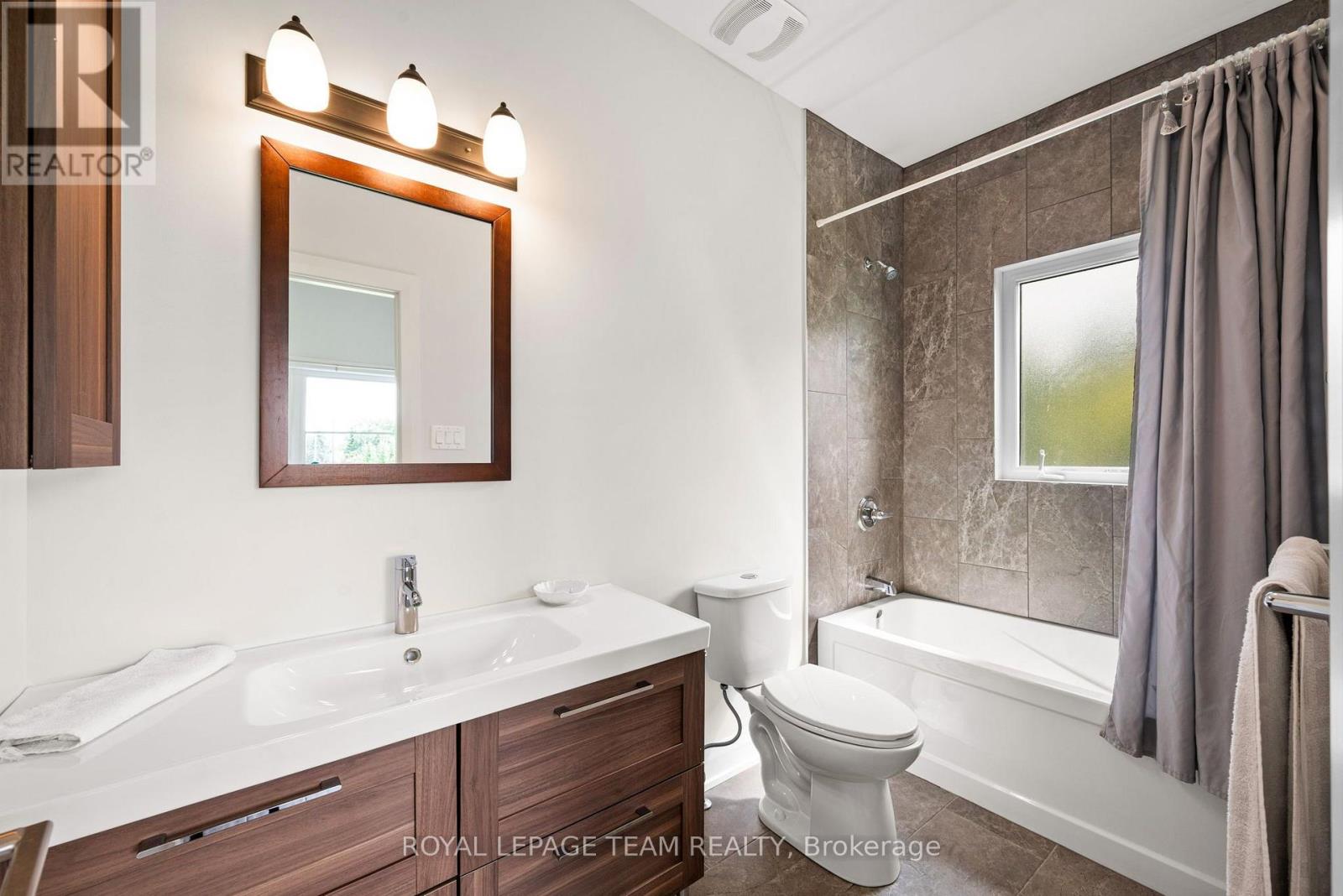 481 LANCASTER LANE - 23