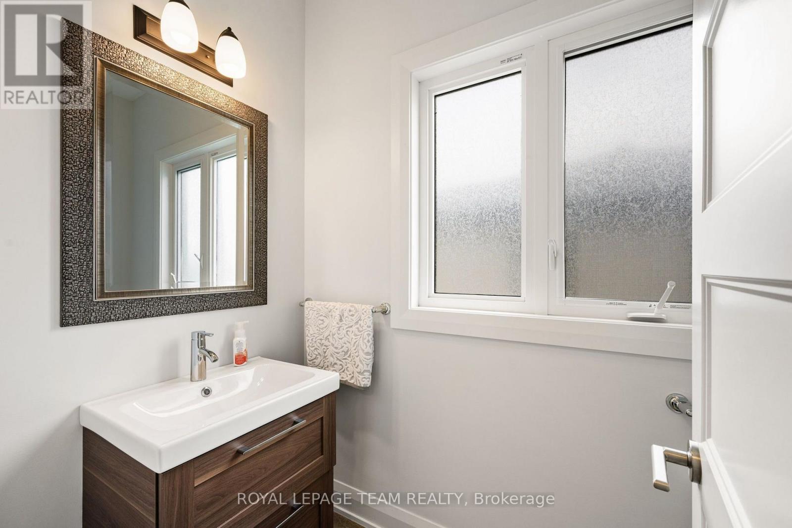 481 LANCASTER LANE - Image 8
