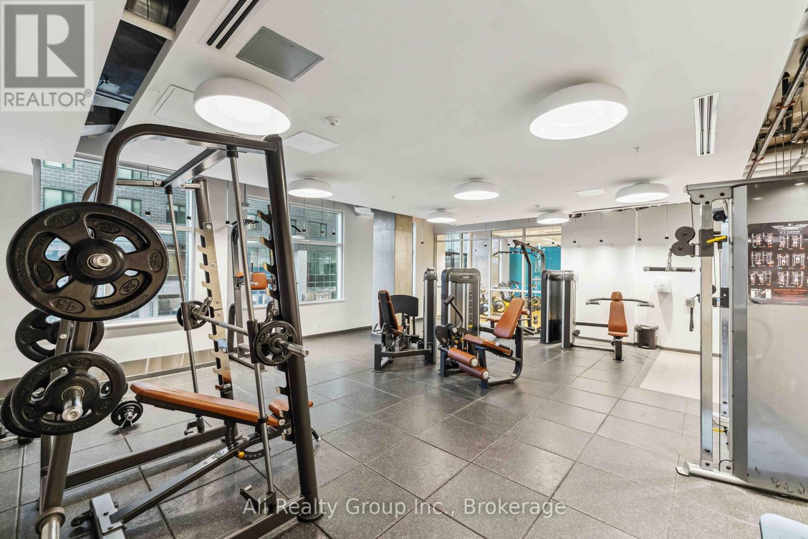#603 105 CHAMPAGNE AVENUE S - 18