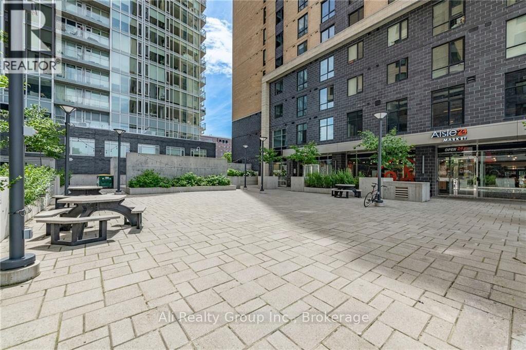 #603 105 CHAMPAGNE AVENUE S - 32