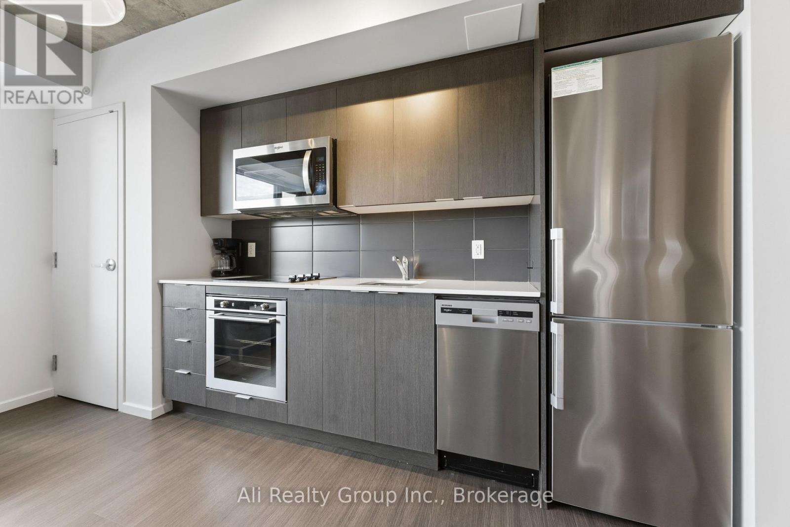 #603 105 CHAMPAGNE AVENUE S - Image 6
