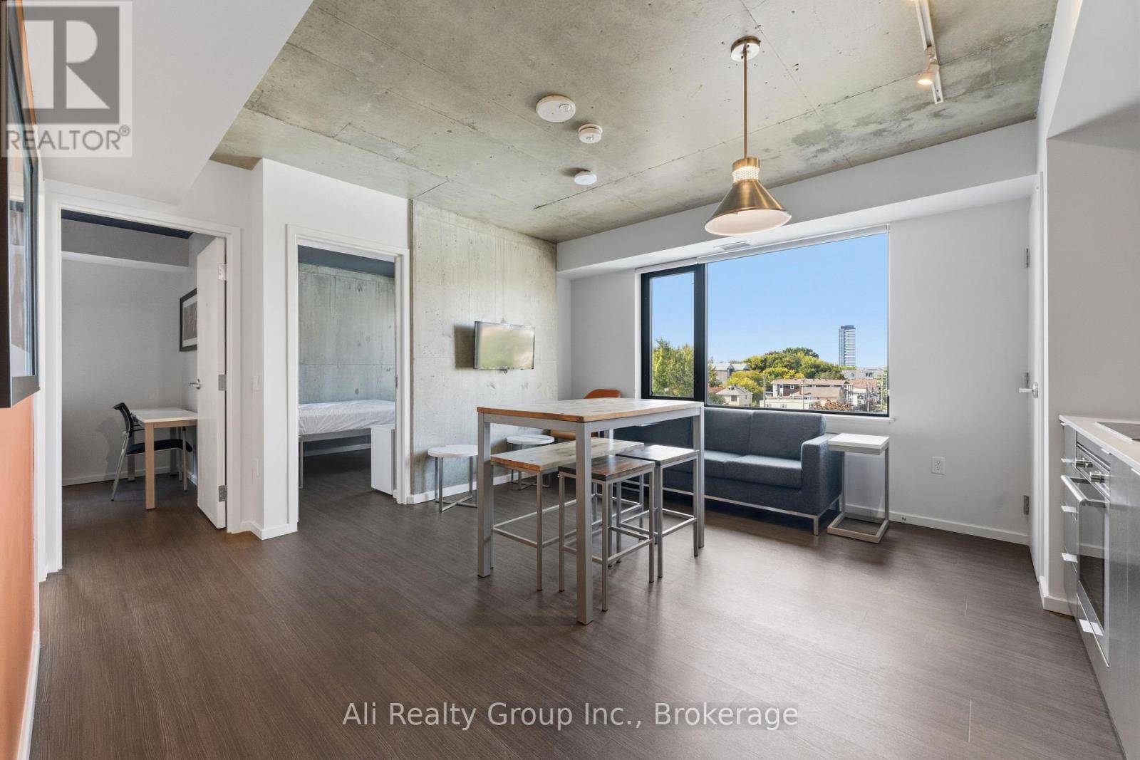 #603 105 CHAMPAGNE AVENUE S - 8