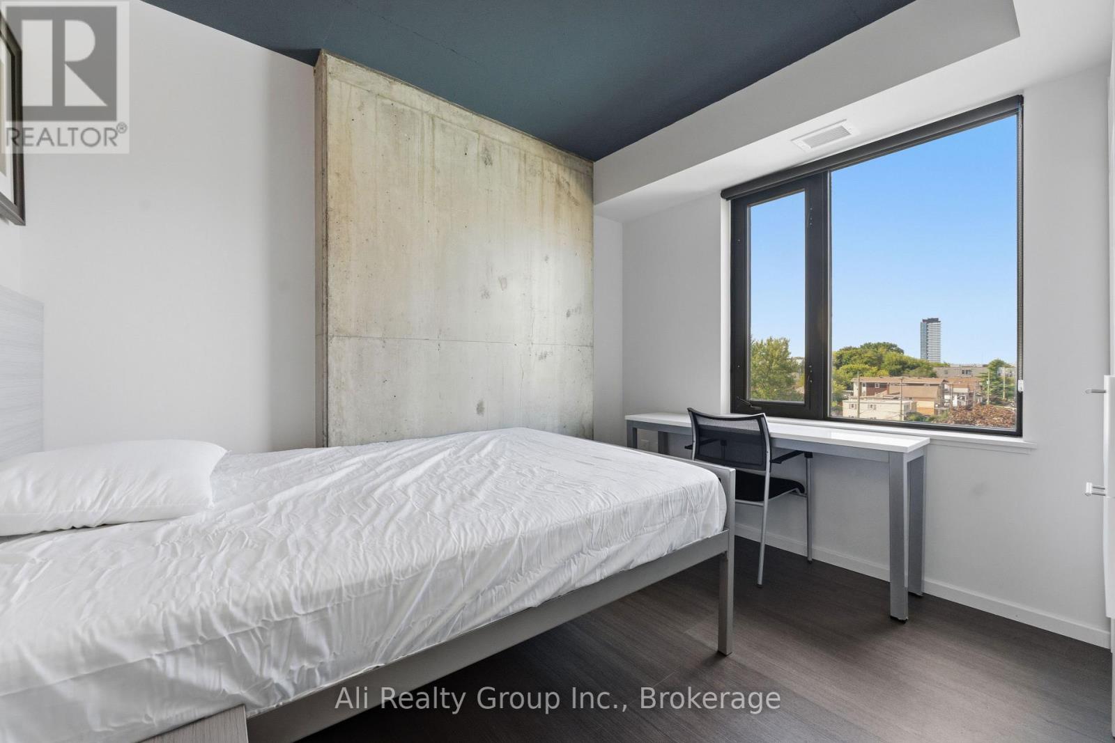 #603 105 CHAMPAGNE AVENUE S - Image 9