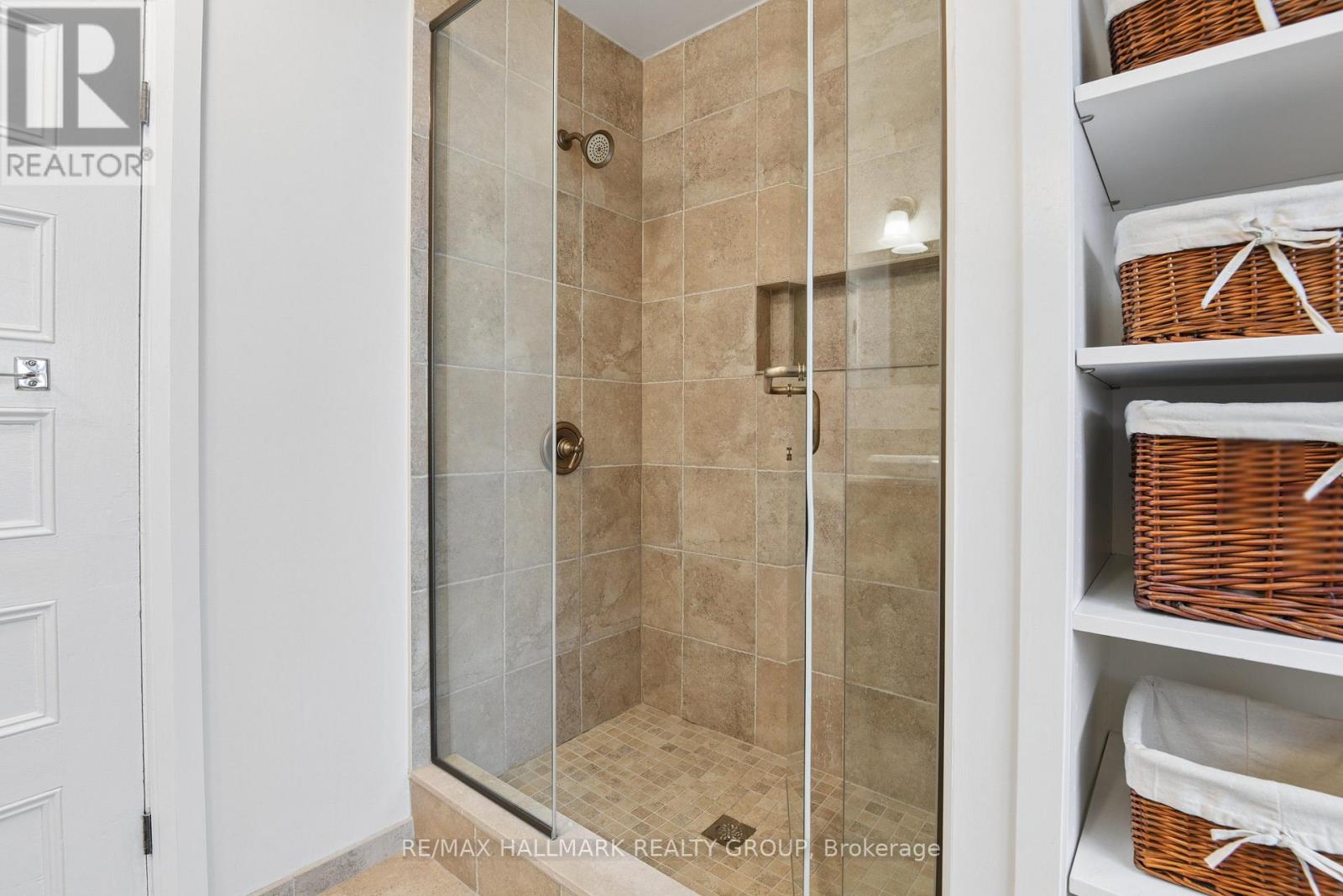 195 GLEBE AVENUE - 33