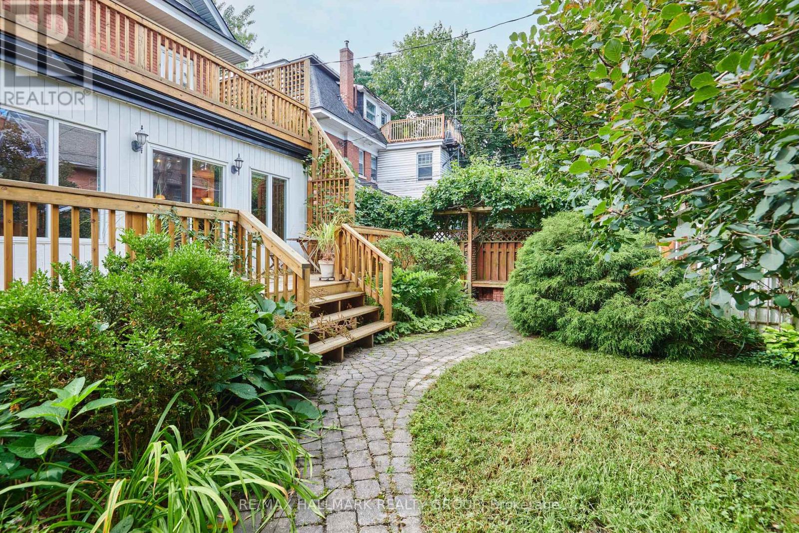 195 GLEBE AVENUE - Image 37