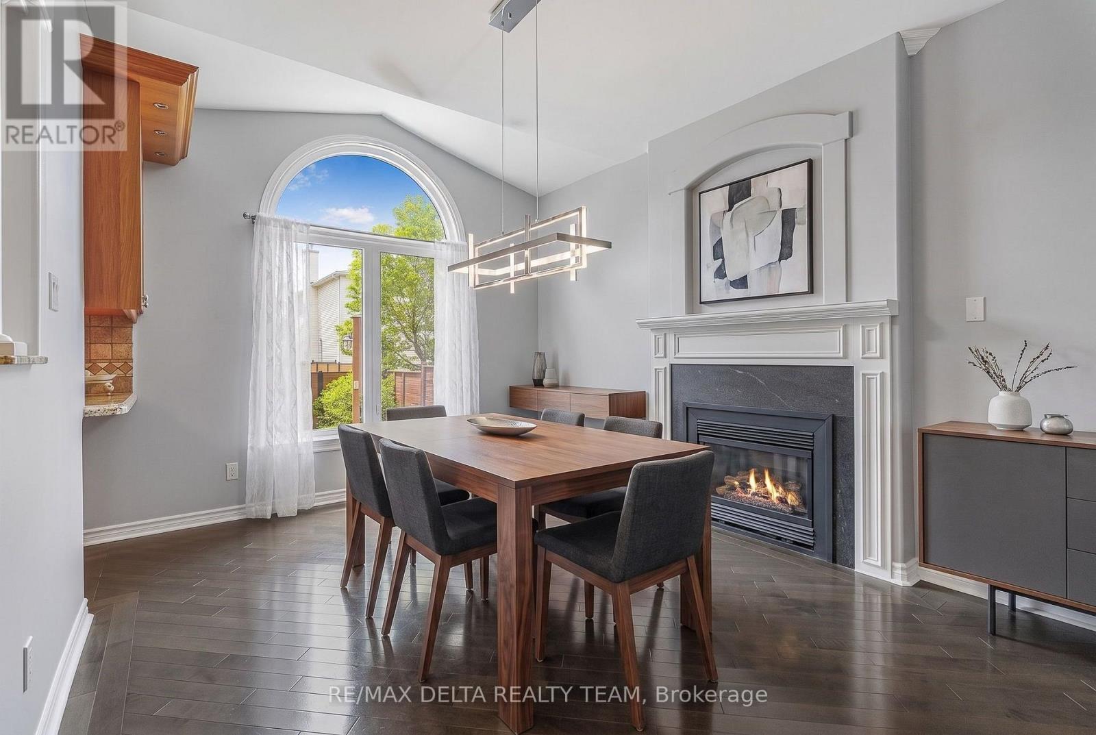 2040 SUNLAND DRIVE - 4
