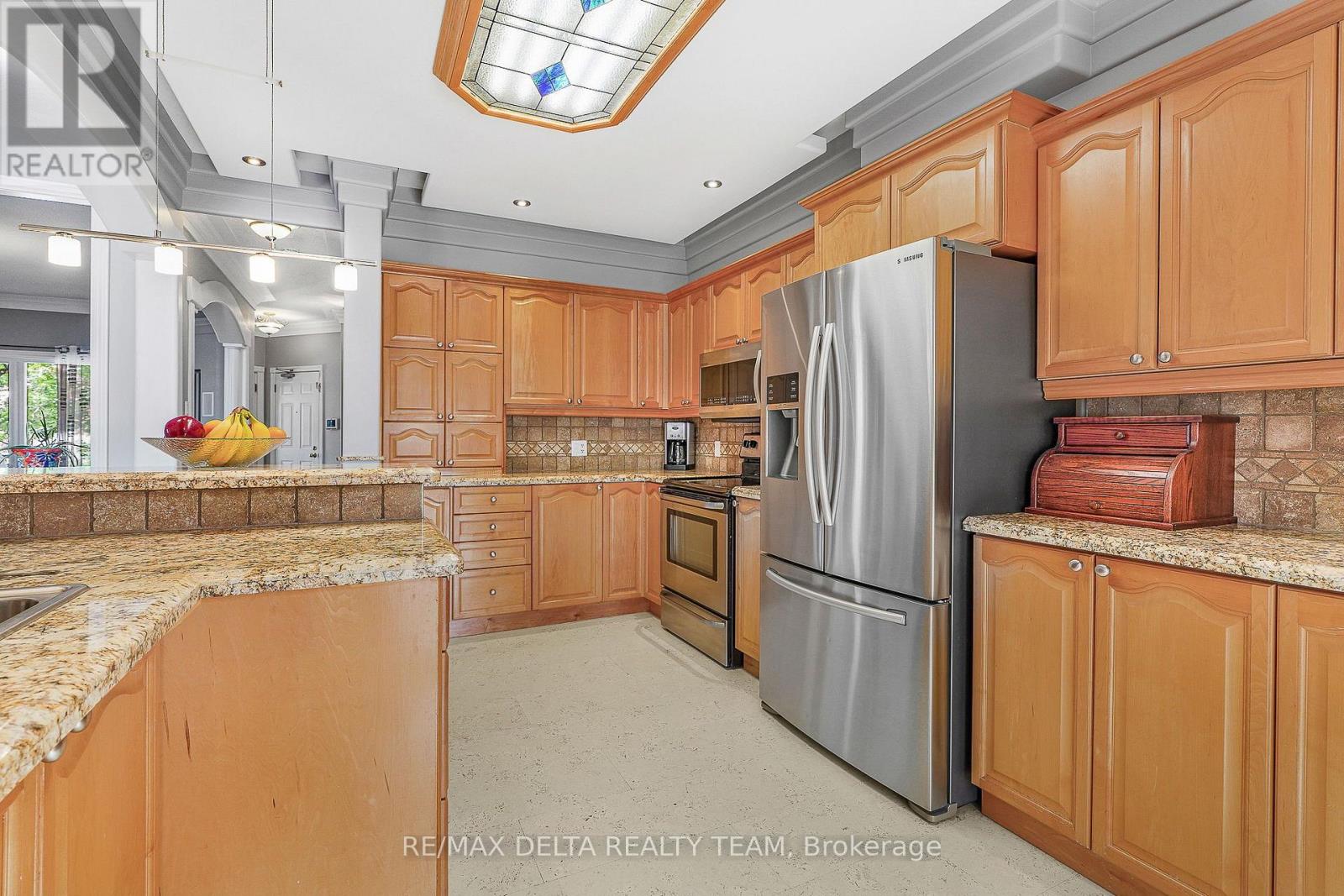2040 SUNLAND DRIVE - Image 6