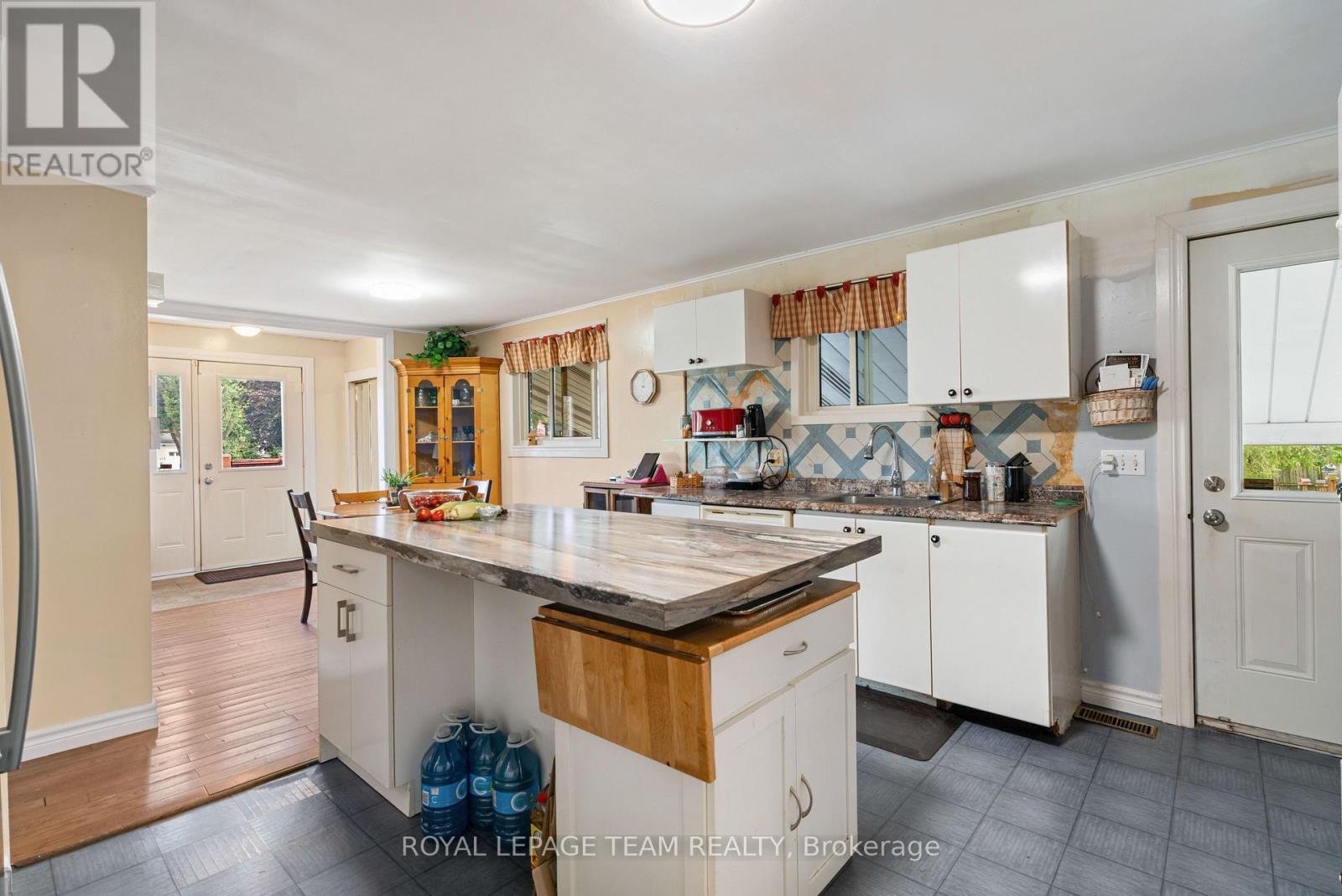484 ANNABLE ROAD - 11
