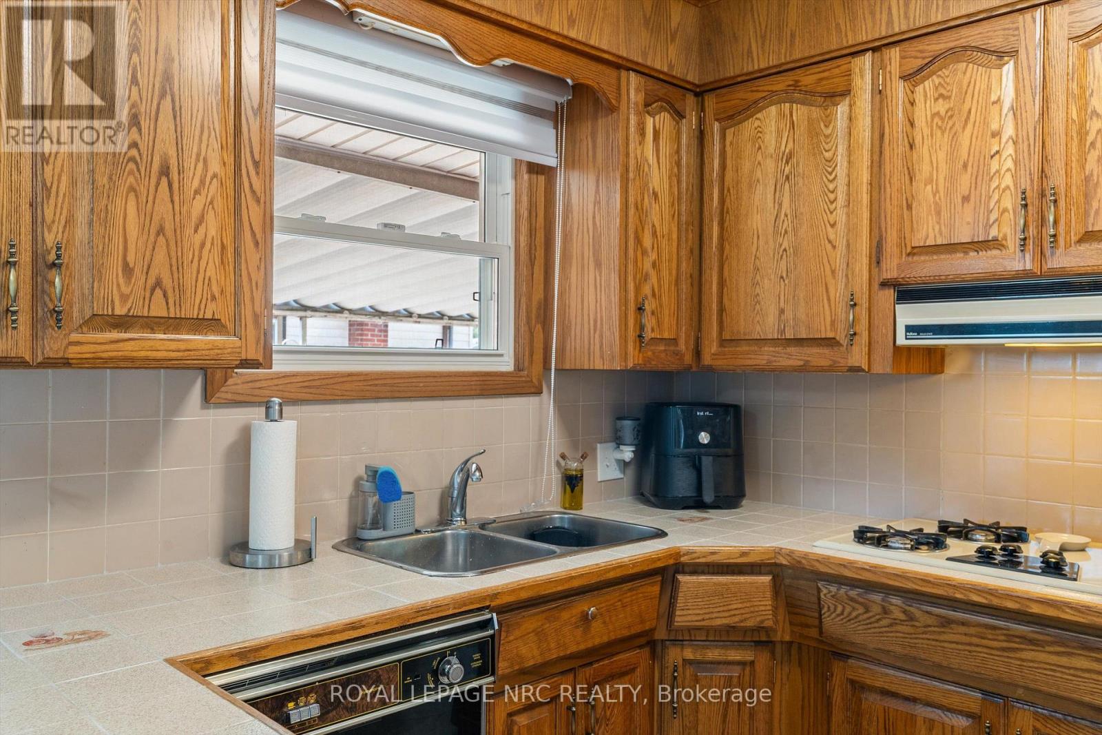 161 CATHERINE STREET - 14