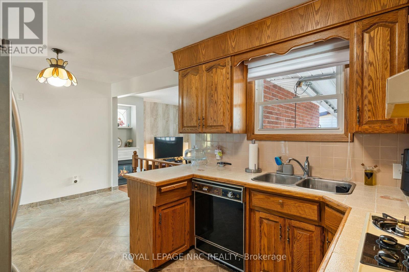 161 CATHERINE STREET - 15