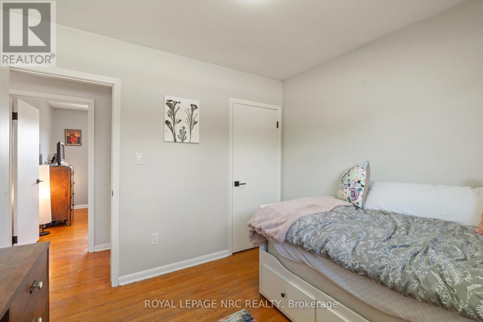 161 CATHERINE STREET - 28