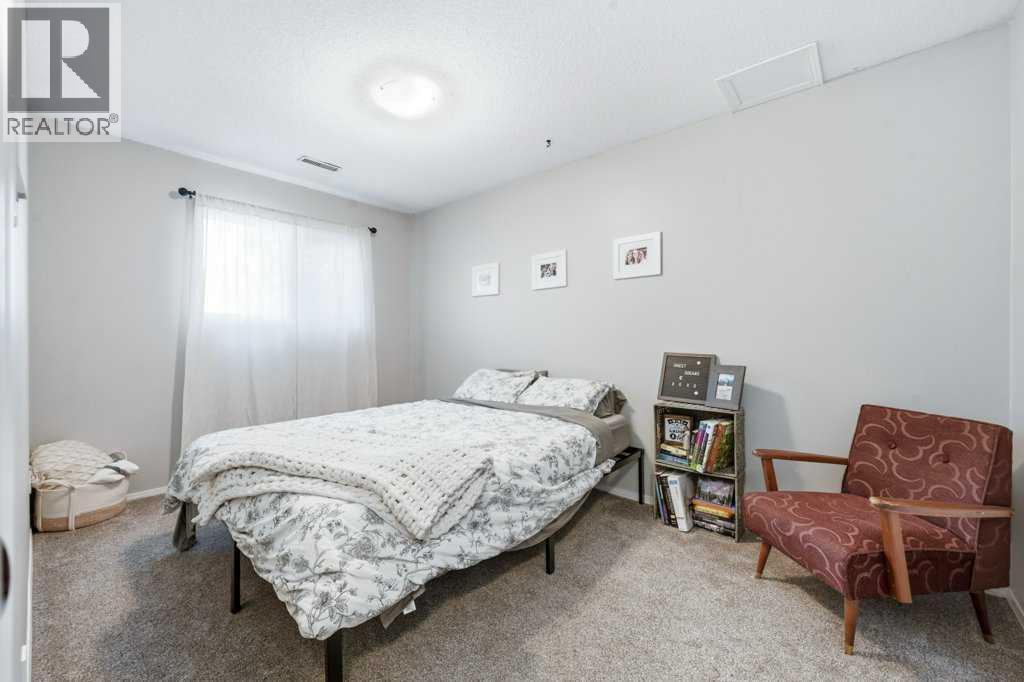 Listing photo – 3702 51 Avenue, Red Deer