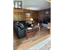 Living room - 90 Harbourview, Kingsville, ON N9Y2J2 Photo 11