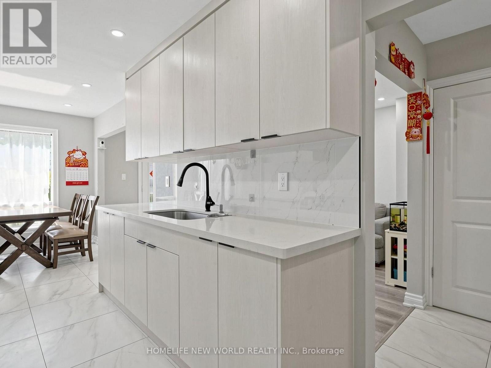 #40 90 CROCKAMHILL DRIVE - 17