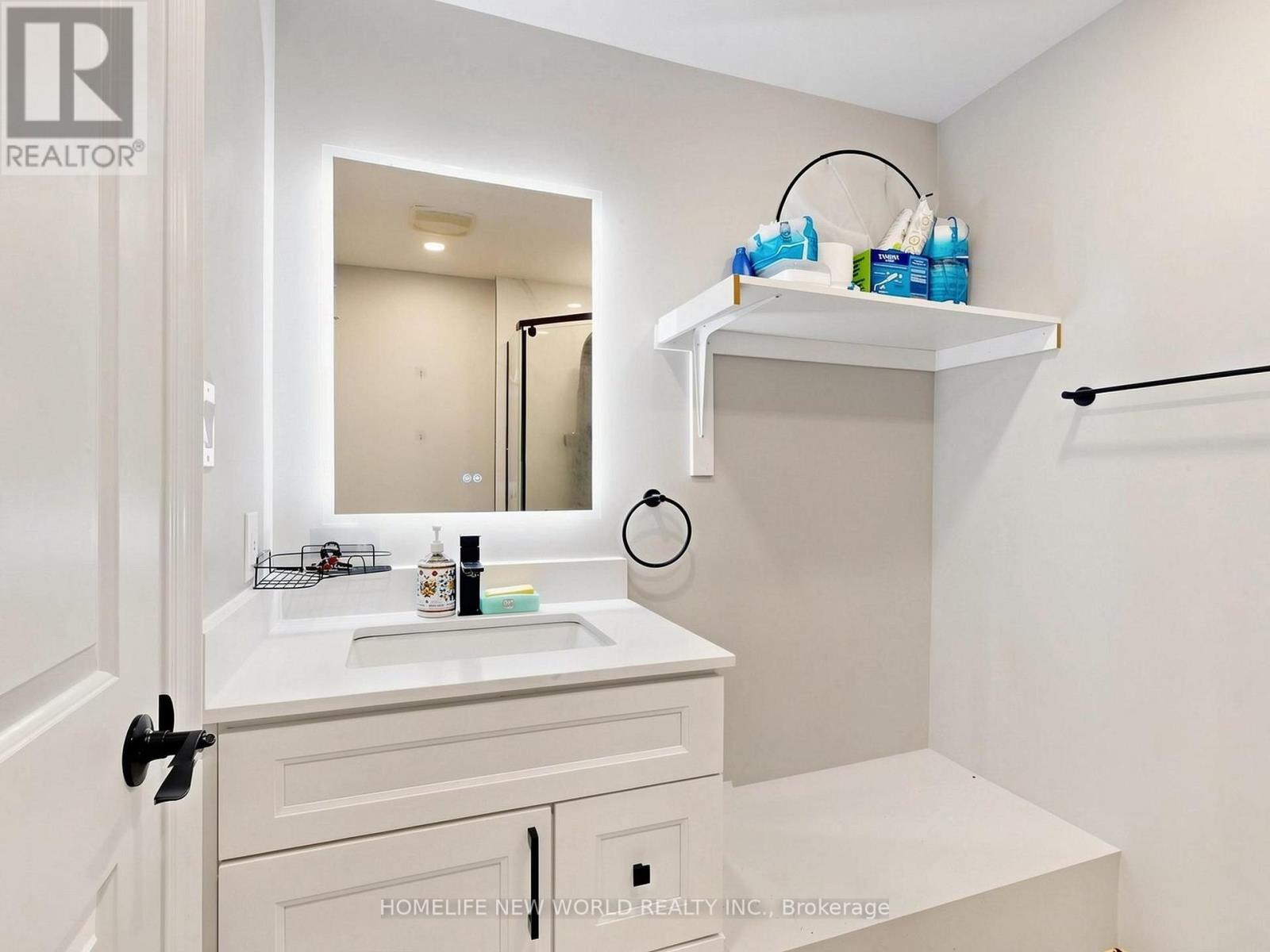 #40 90 CROCKAMHILL DRIVE - 27