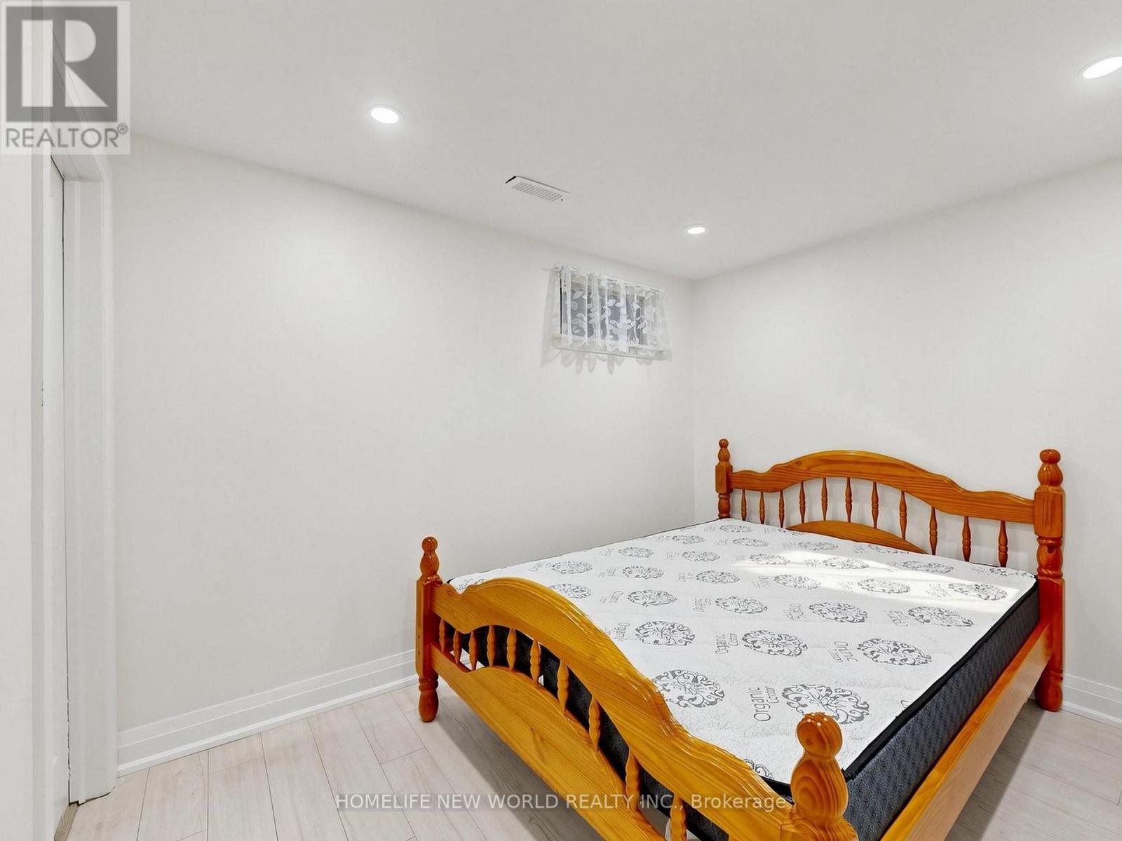 #40 90 CROCKAMHILL DRIVE - 36