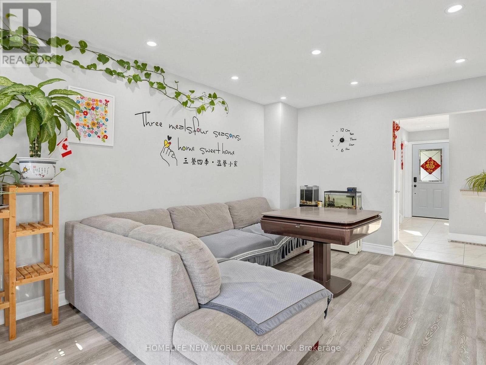 #40 90 CROCKAMHILL DRIVE - 6