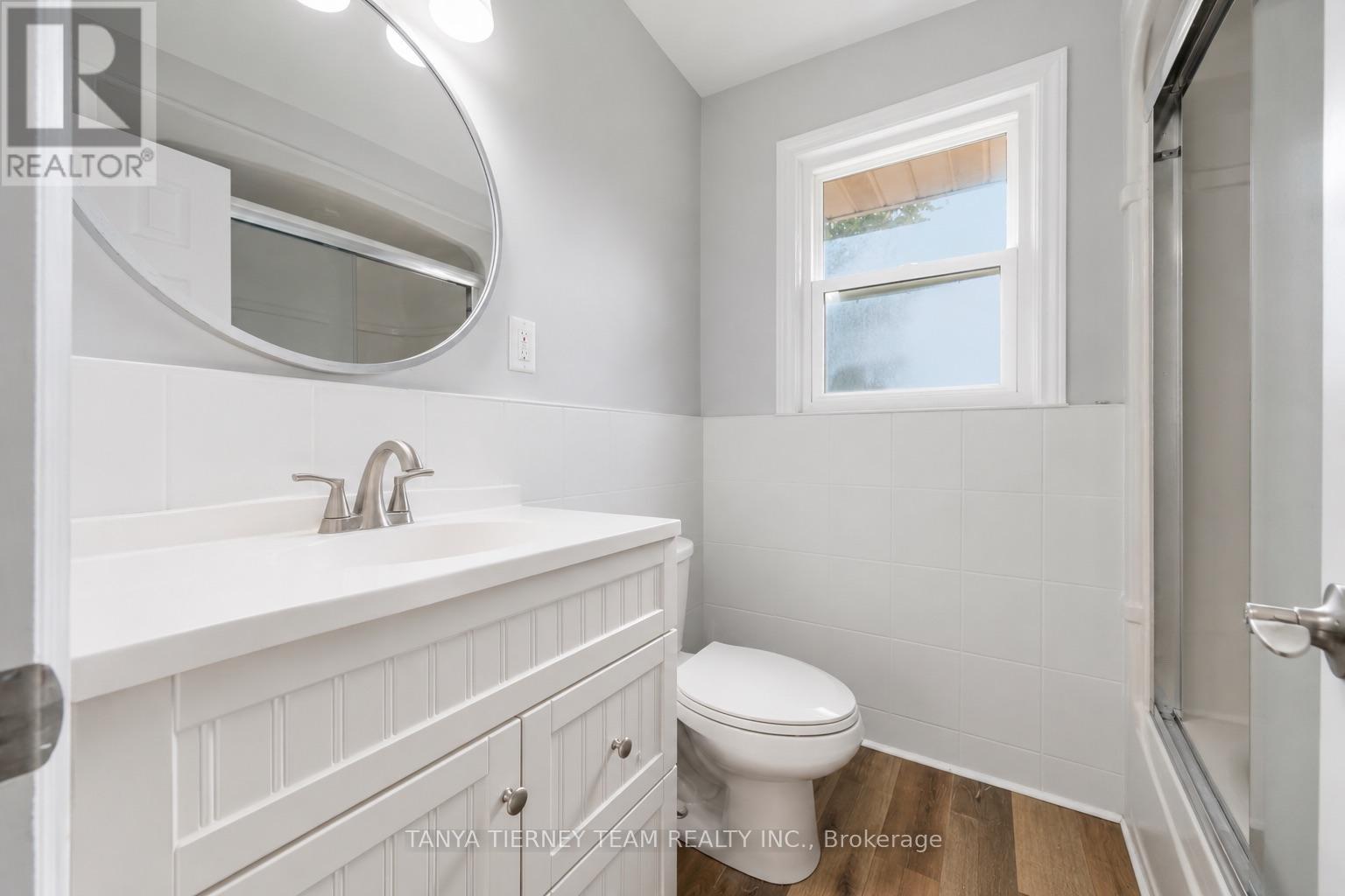 118 ROSSLAND ROAD W - Image 18