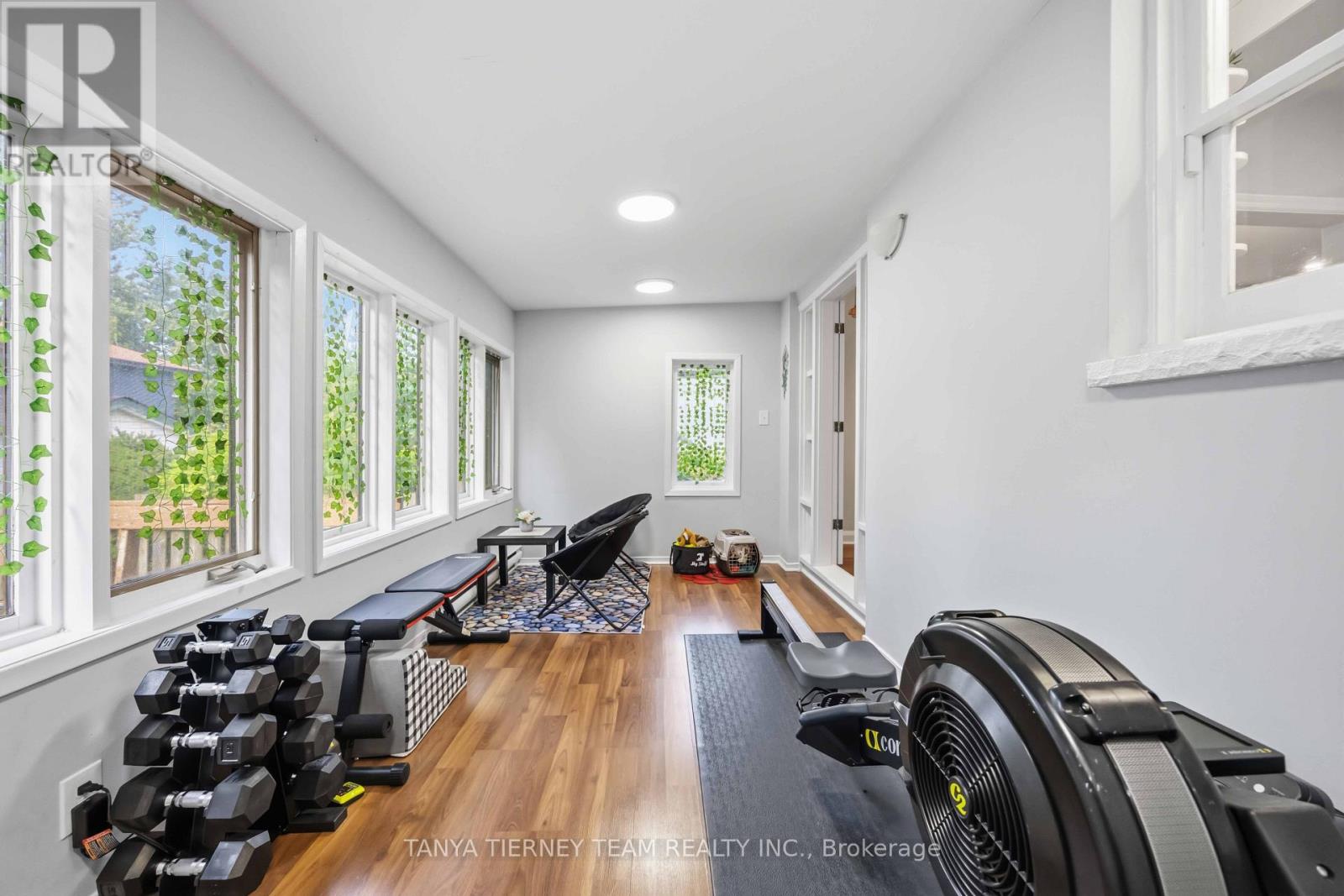 118 ROSSLAND ROAD W - Image 20