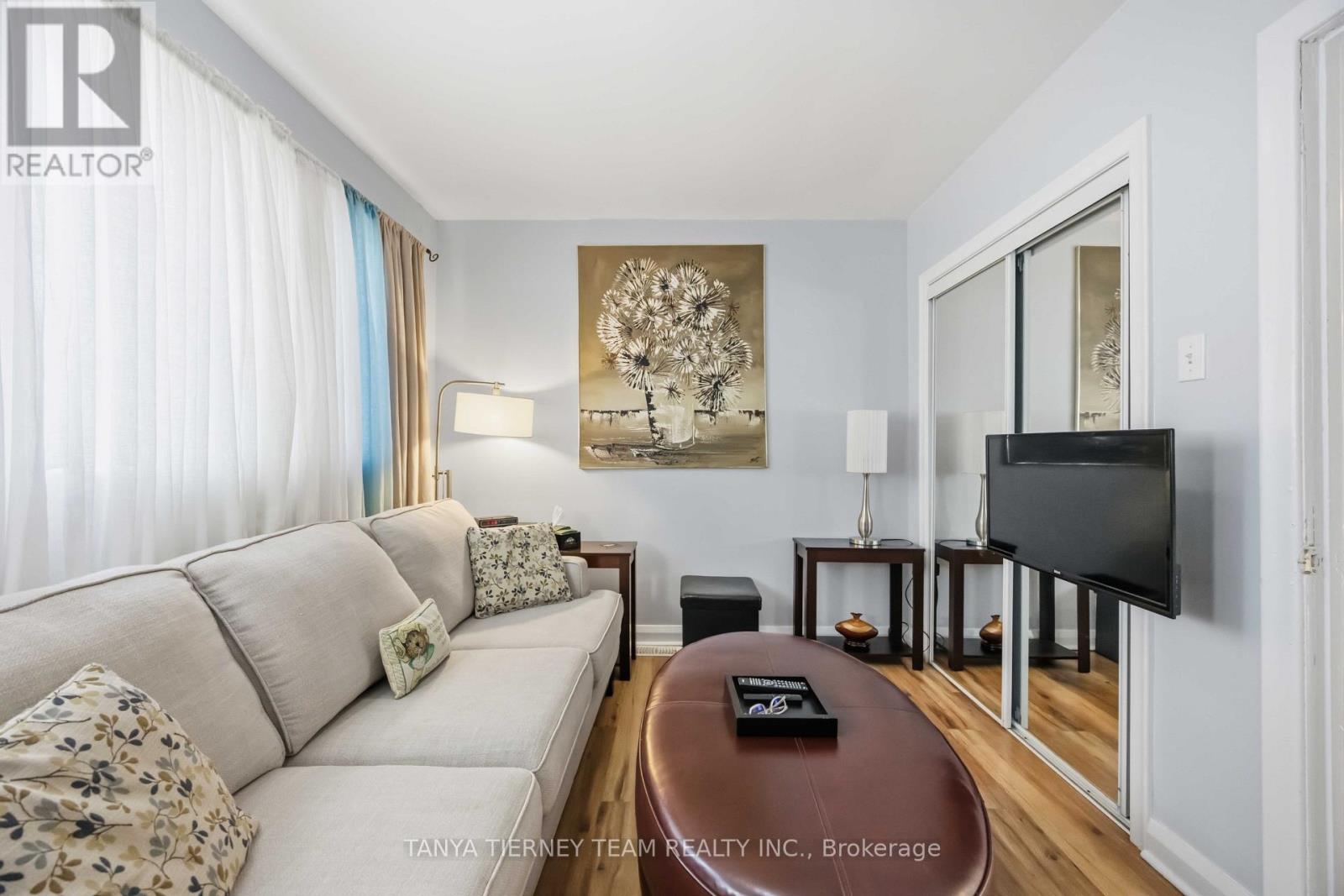 118 ROSSLAND ROAD W - 23