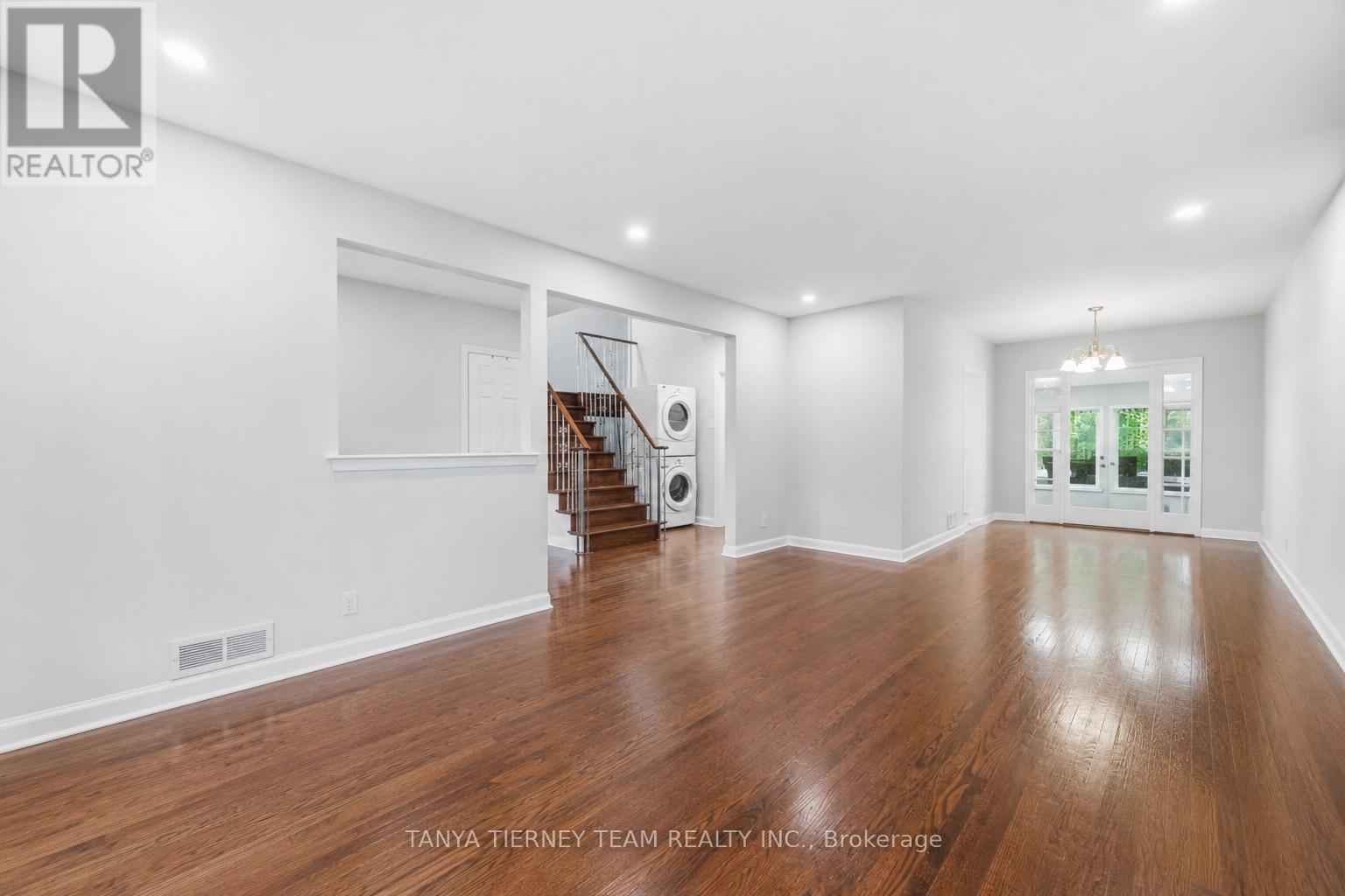 118 ROSSLAND ROAD W - 6