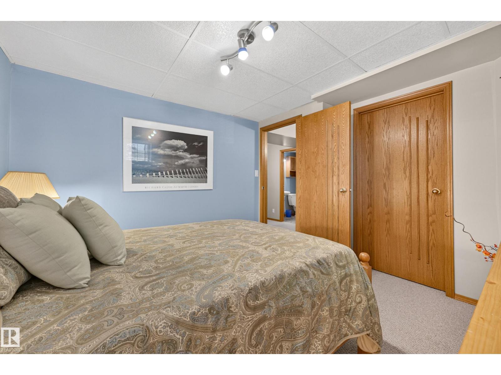 8329 171A AV NW - 35
