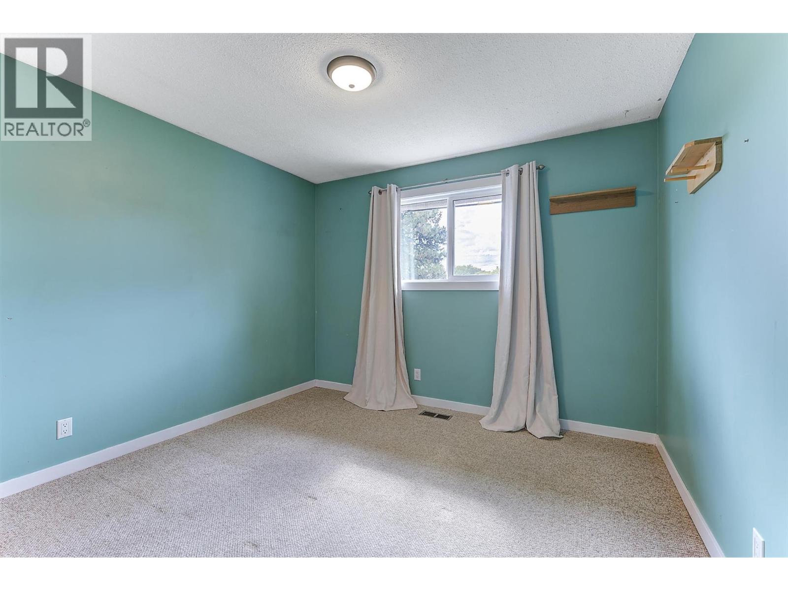  1392 Elm Street, Kelowna