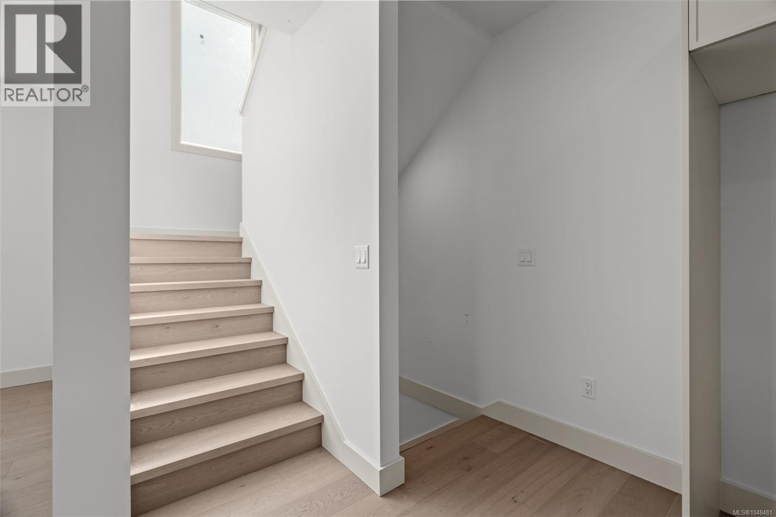 #1 571 Bezanton Way - 16