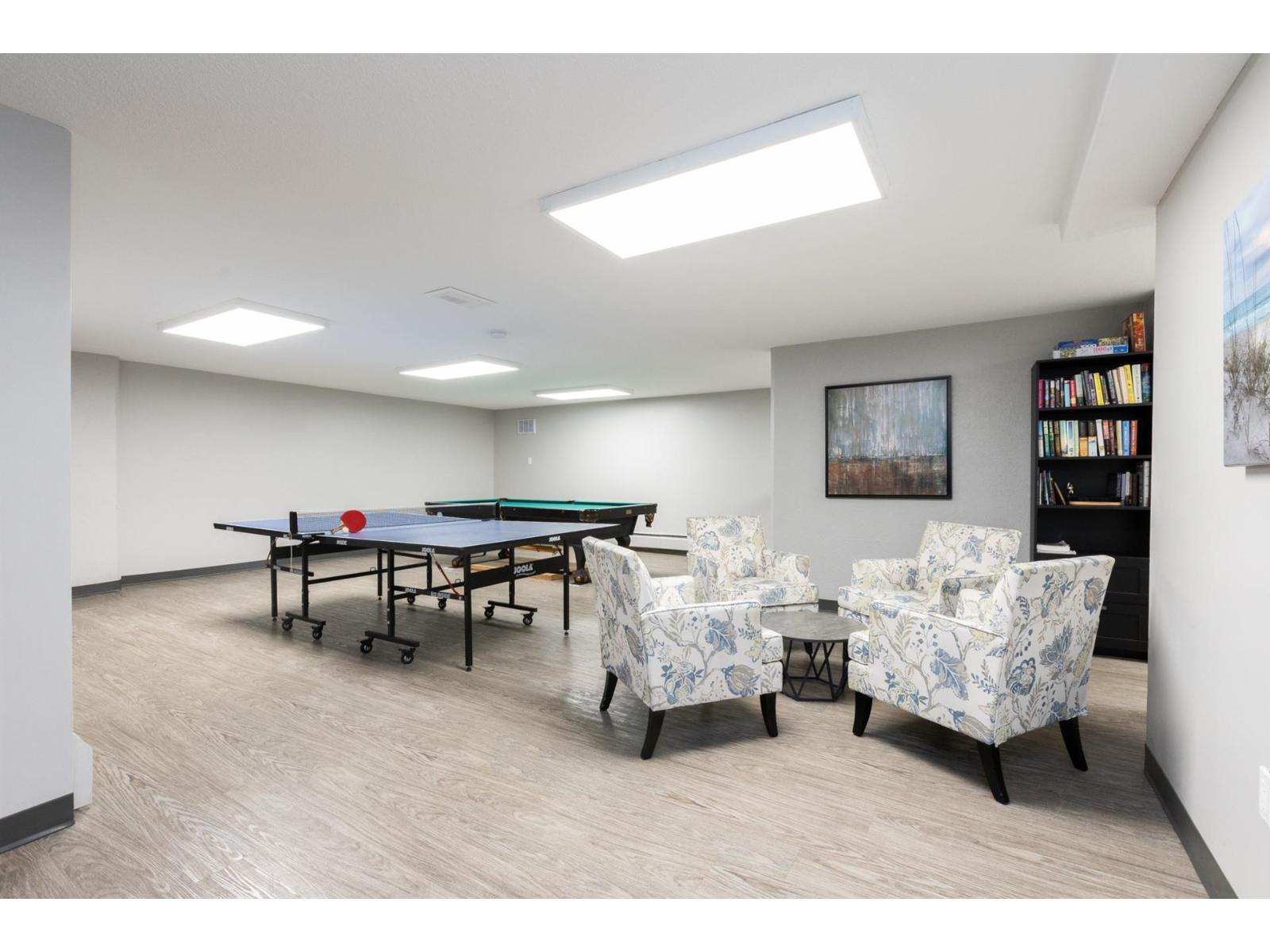 218 15020 NORTH BLUFF ROAD, White Rock