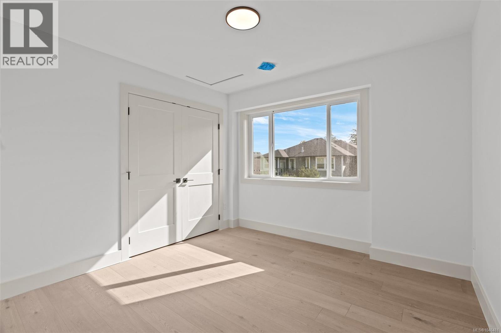 #1 571 Bezanton Way - 22