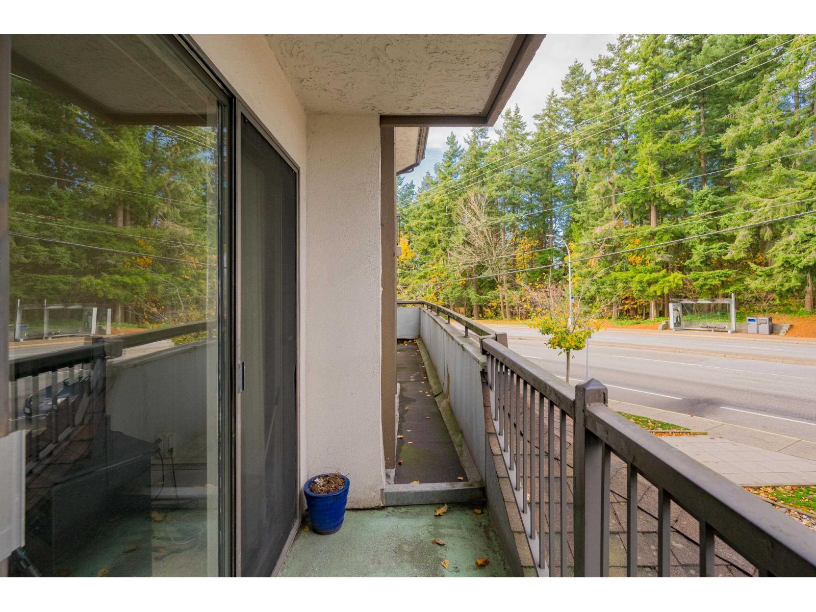 218 15020 NORTH BLUFF ROAD, White Rock