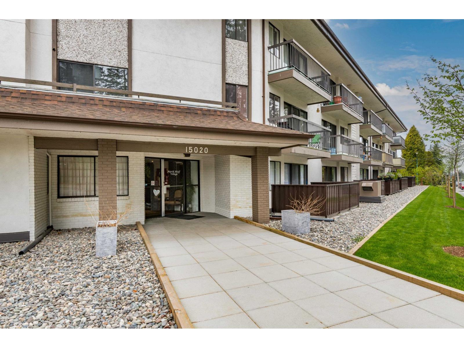 218 15020 NORTH BLUFF ROAD, White Rock