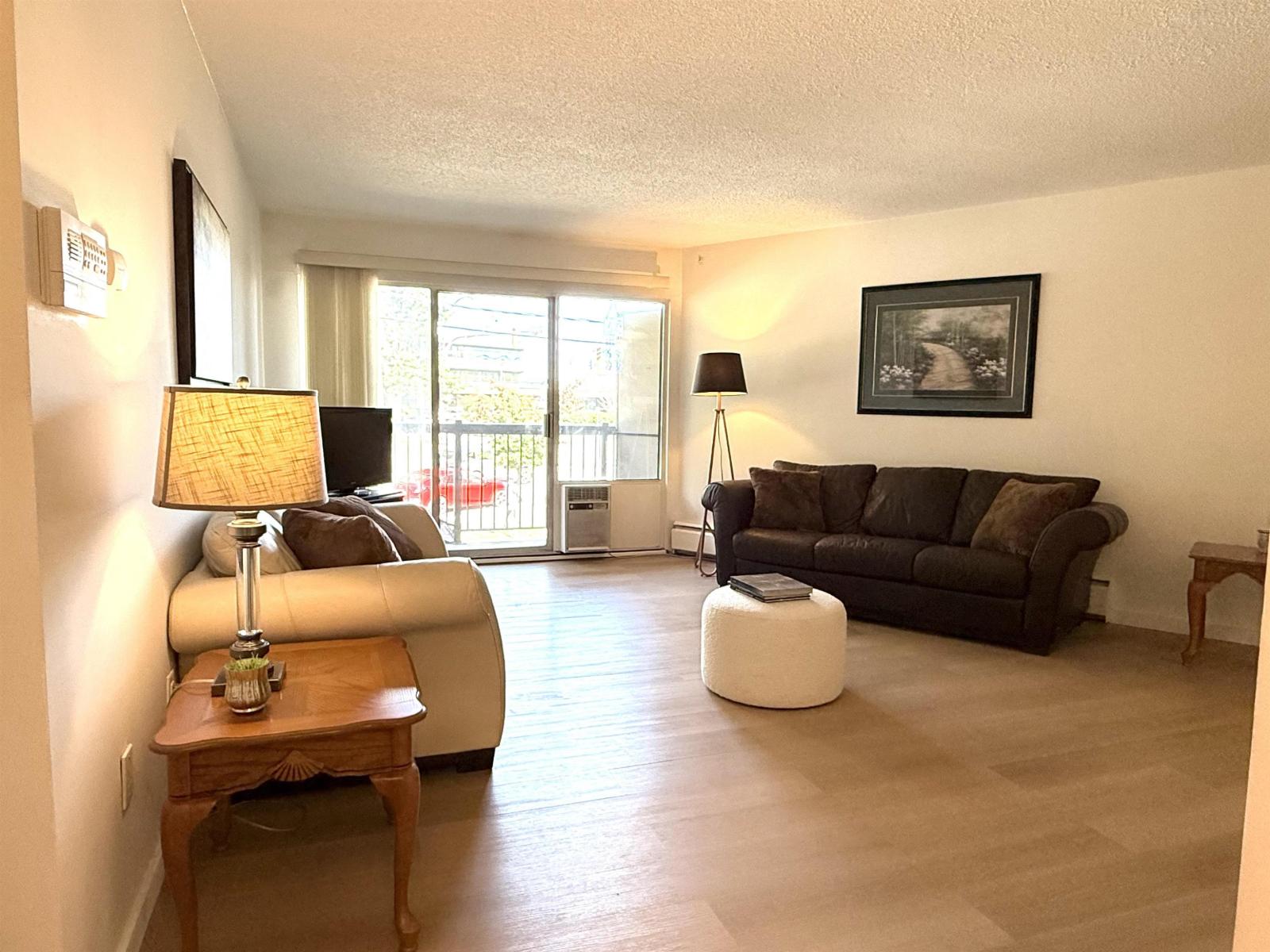 218 15020 NORTH BLUFF ROAD, White Rock