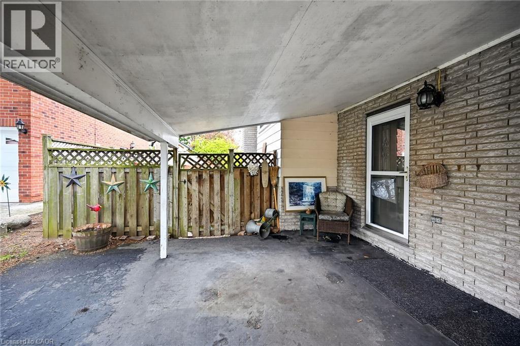 Photo of 582 WOODVIEW Road