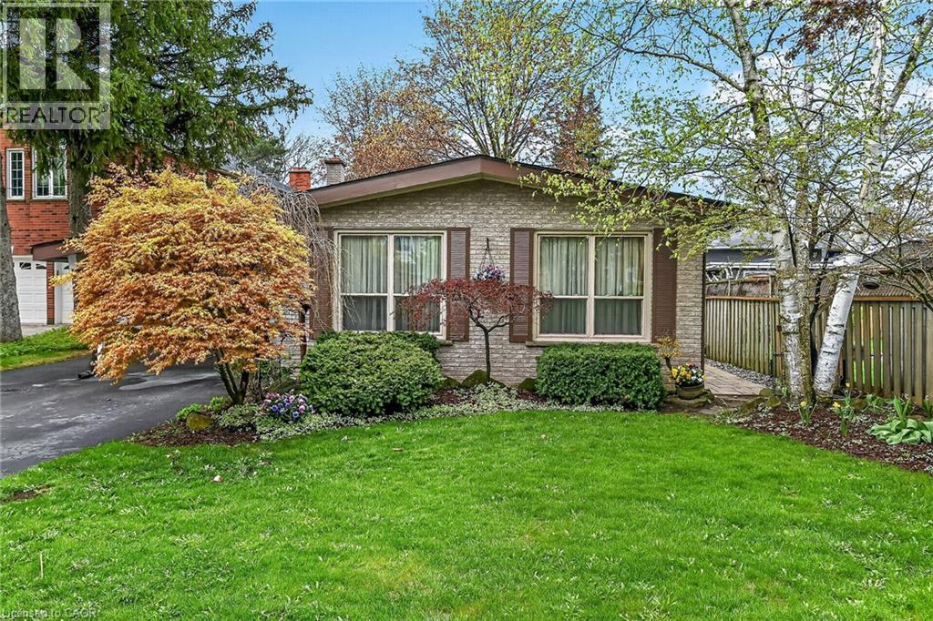 Photo of 582 WOODVIEW Road