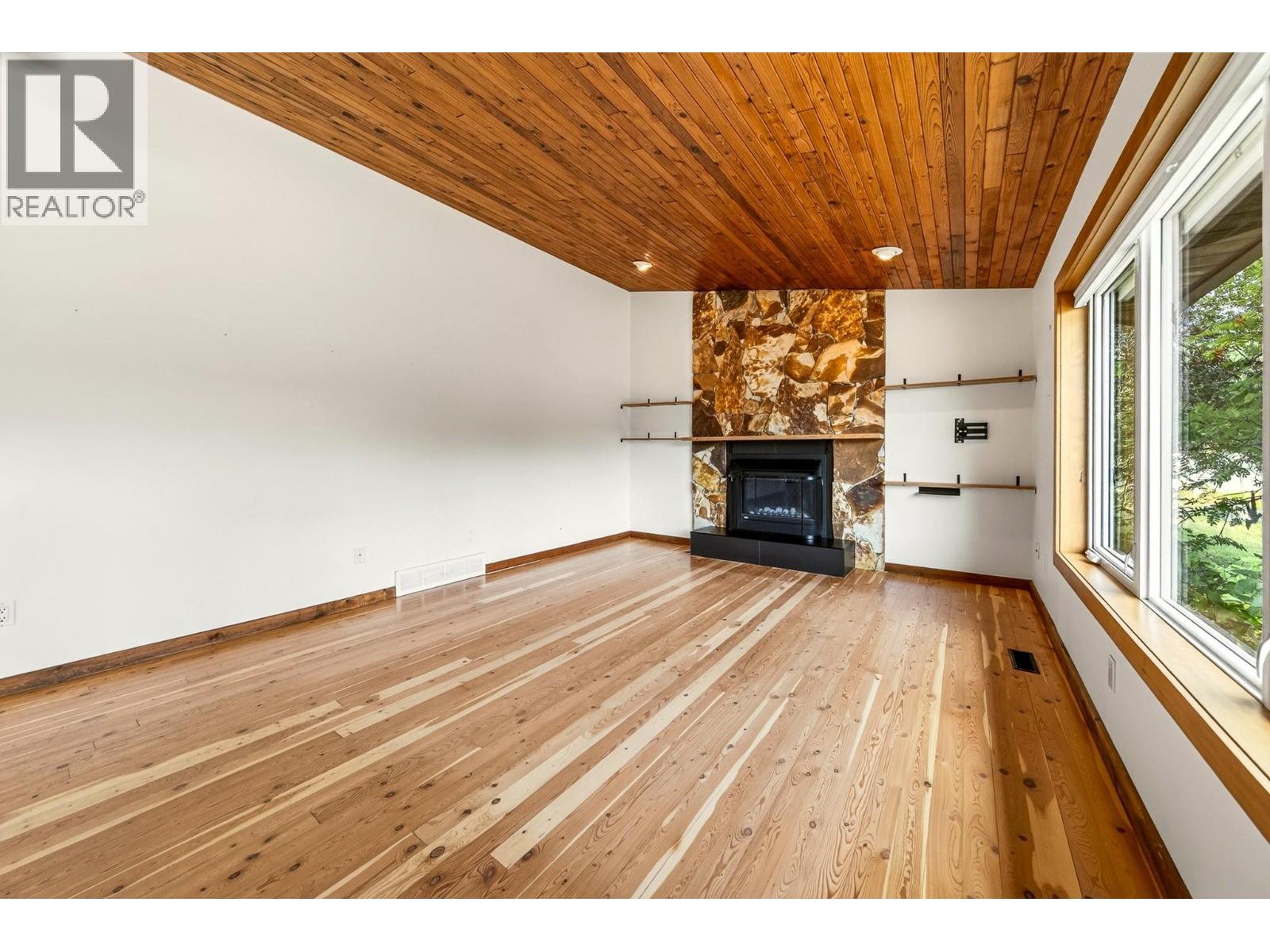 17 PARKLAND Drive - Image 7