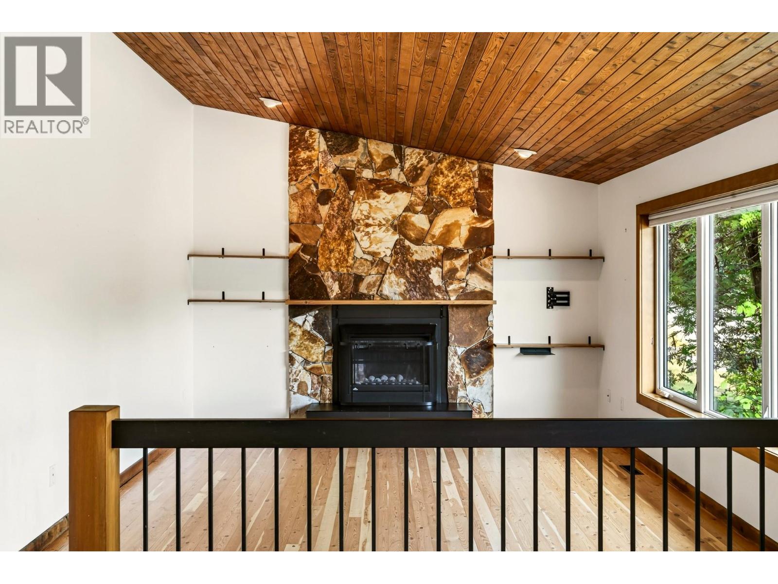 17 PARKLAND Drive - 6
