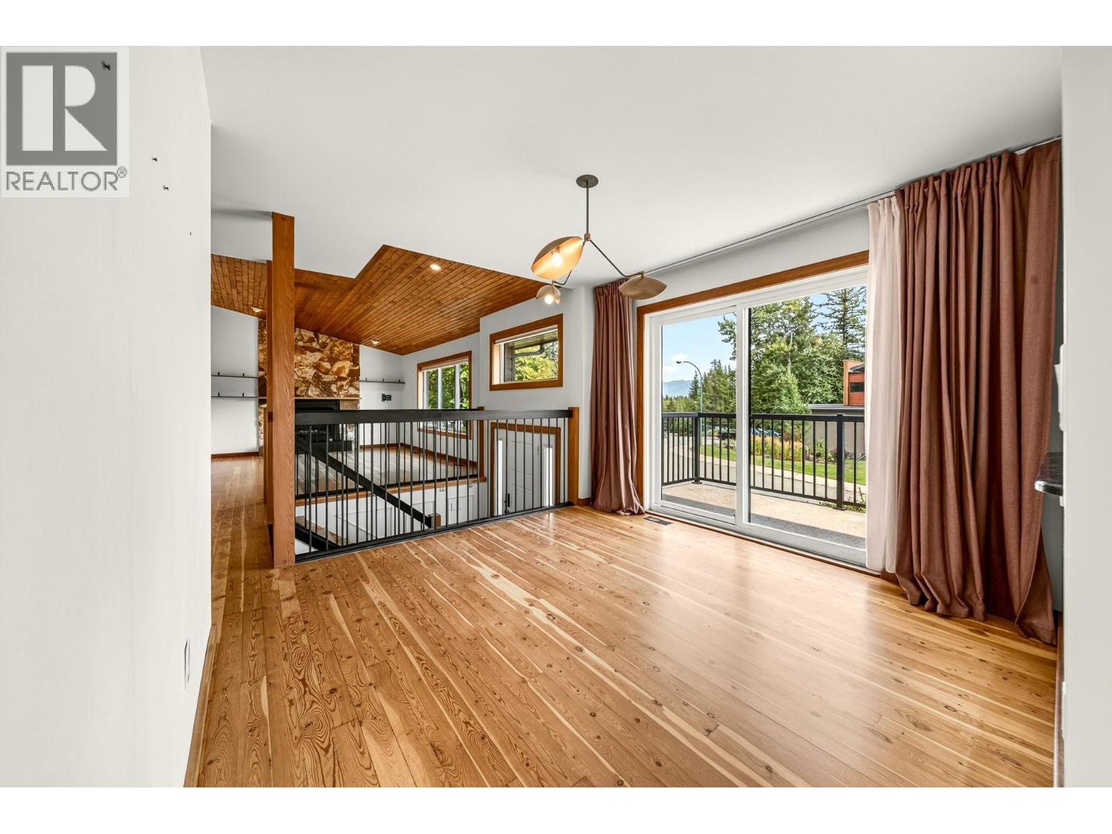 17 PARKLAND Drive - 13