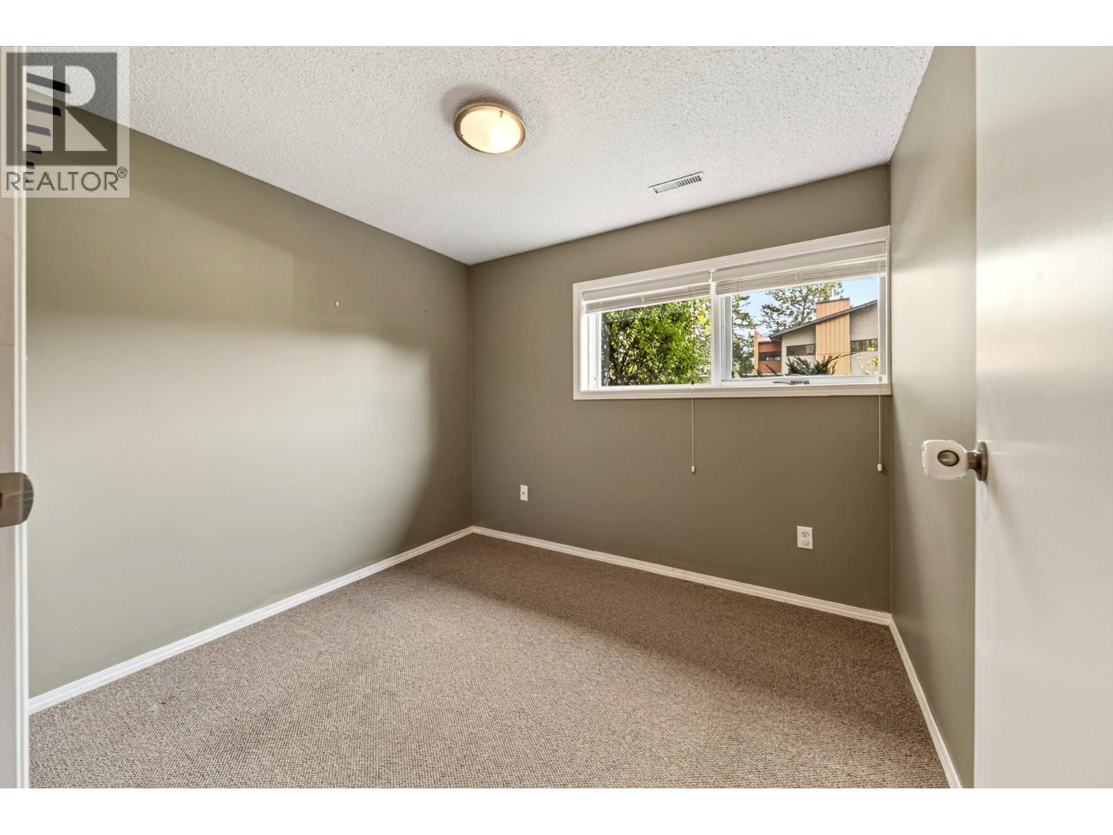 17 PARKLAND Drive - 46